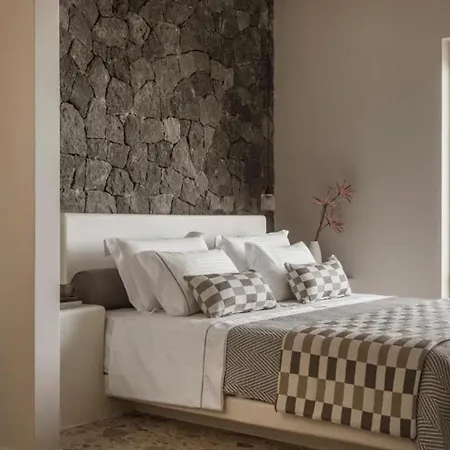 Magnificent Santorini | 1 Bedroom | Ichimaru | Breathtaking Sea Views And Outdoor Heated Pool | Imerovigli Villa
