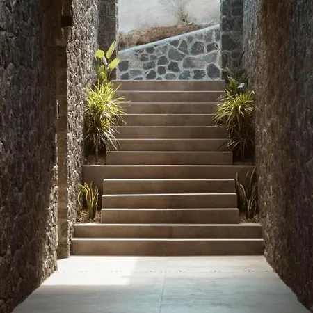 Magnificent Santorini | 1 Bedroom | Ichimaru | Breathtaking Sea Views And Outdoor Heated Pool | Imerovigli Vourvoúlos